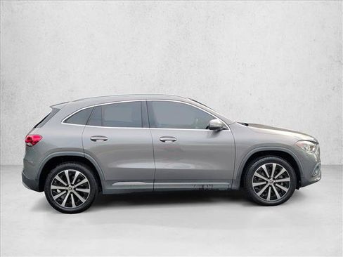 Used 2022 Mercedes-Benz GLA 250 w/ Premium Package Lite image 4