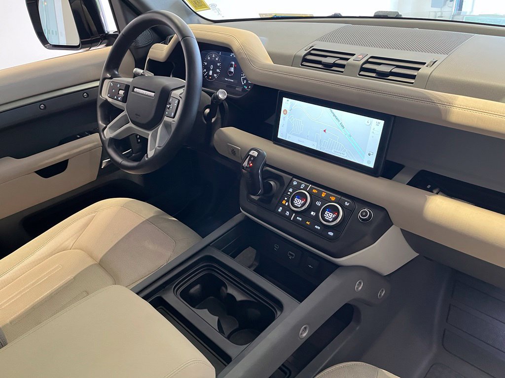 Certified 2020 Land Rover Defender 110 S AWD/4WD image 34