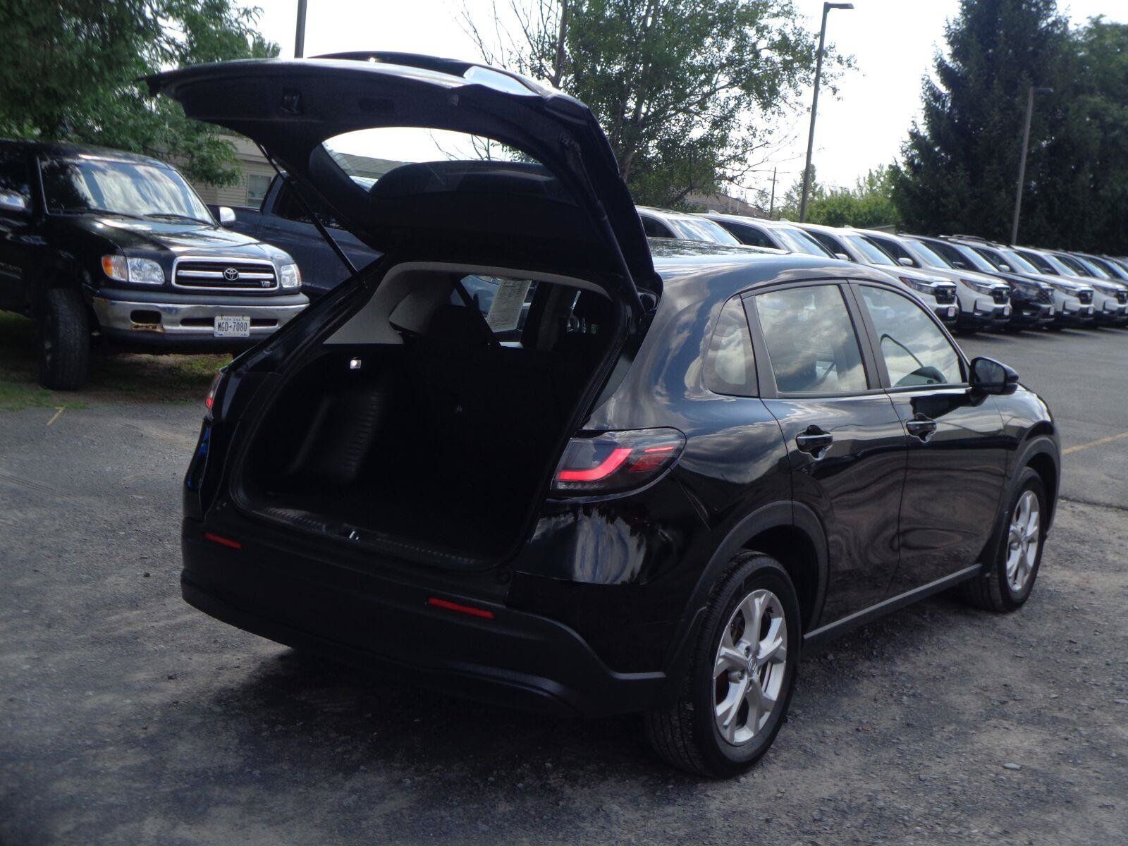 Certified 2024 Honda HR-V LX image 7