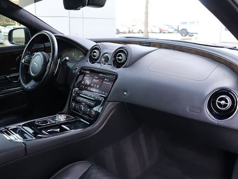 Used 2019 Jaguar XJ L Portfolio image 15