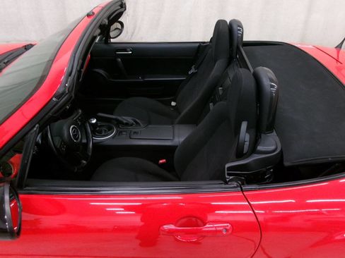 Used 2013 MAZDA MX-5 Miata Club image 17