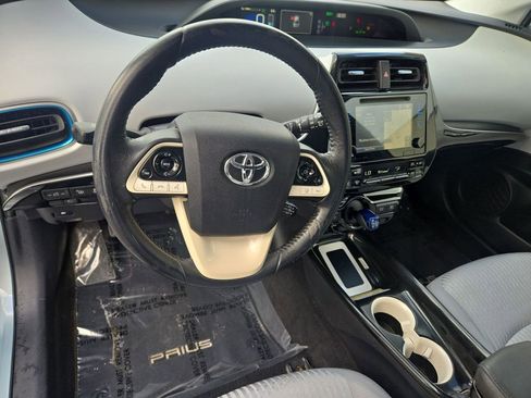 Used 2018 Toyota Prius Three image 14