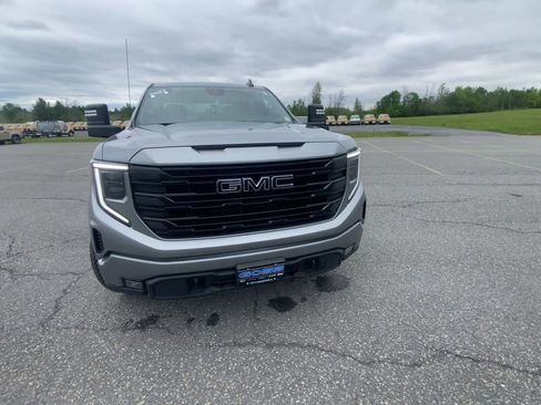 Used 2024 GMC Sierra 1500 Elevation w/ X31 Off-Road Package AWD/4WD image 3