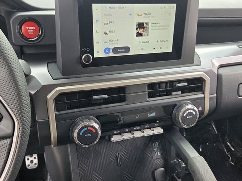 Used 2026 Toyota Tacoma TRD Sport image 18