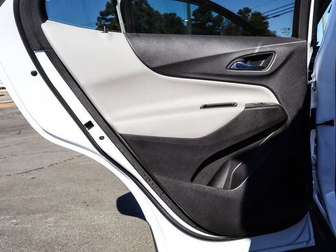 Used 2024 Chevrolet Equinox LT image 35