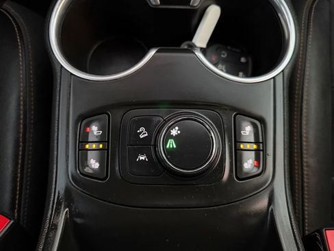 Used 2021 GMC Terrain SLT image 17