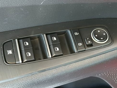 Used 2024 Kia Forte LXS image 18