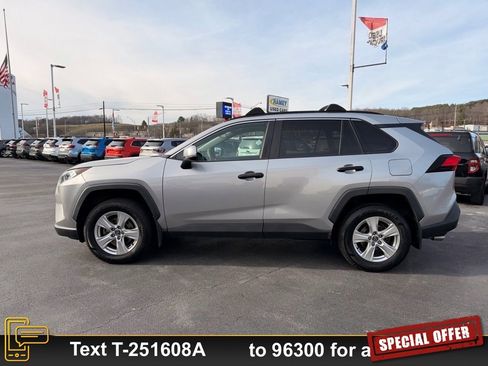 Used 2020 Toyota RAV4 XLE image 8