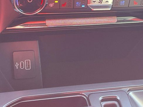 Used 2025 Ford F150 Lariat w/ Equipment Group 501A Mid image 26