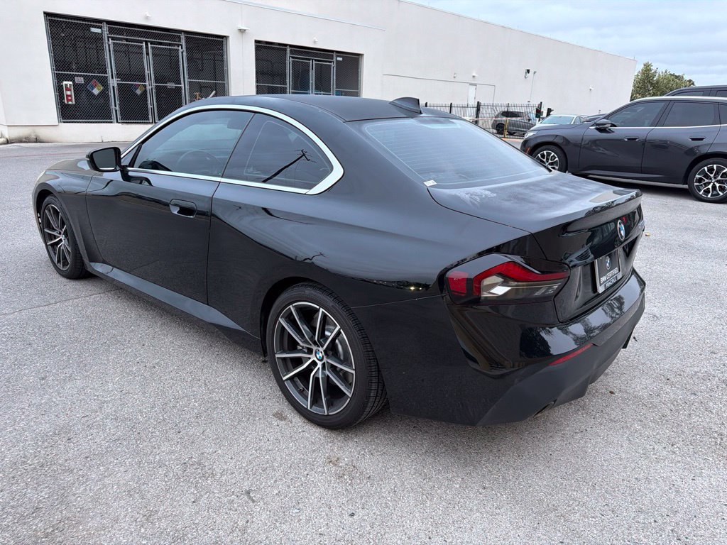 Certified 2022 BMW 230i Coupe w/ Convenience Package RWD image 3