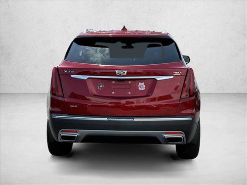 Used 2022 Cadillac XT5 Premium Luxury w/ Technology Package AWD/4WD image 6