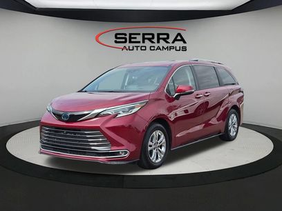 Used 2022 Toyota Sienna Platinum