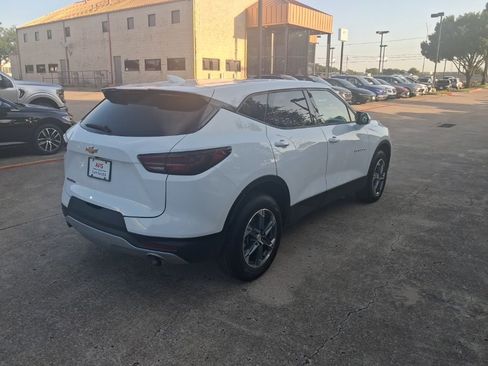 Used 2025 Chevrolet Blazer LT FWD image 7