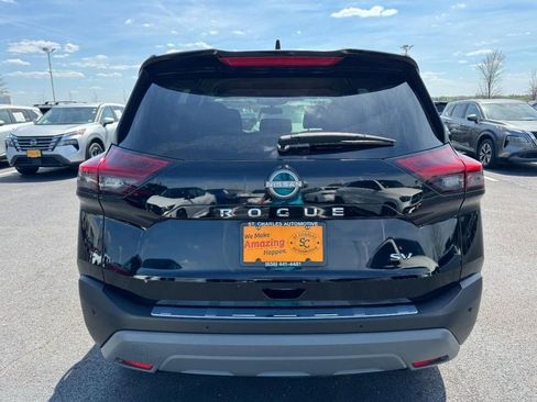 Used 2023 Nissan Rogue SV image 4