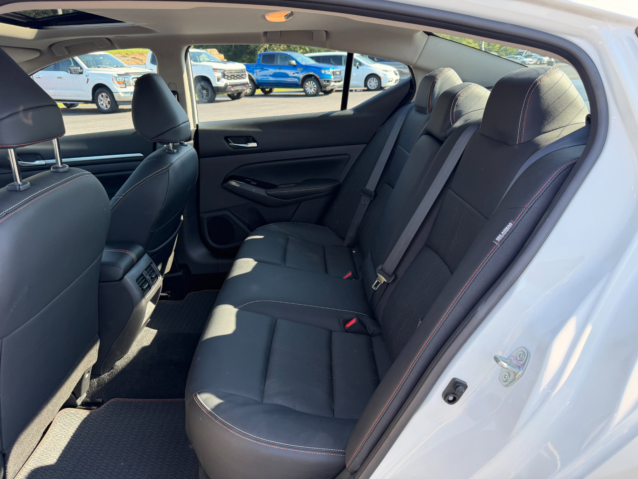 Used 2024 Nissan Altima 2.0 SR FWD image 19