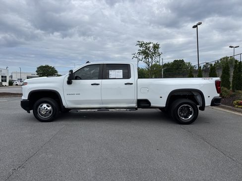 Used 2024 Chevrolet Silverado 3500 W/T AWD/4WD image 7