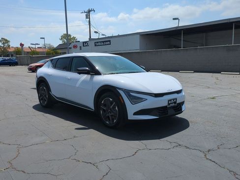 New 2025 Kia EV6 Light w/ Light LR Technology Package image 3