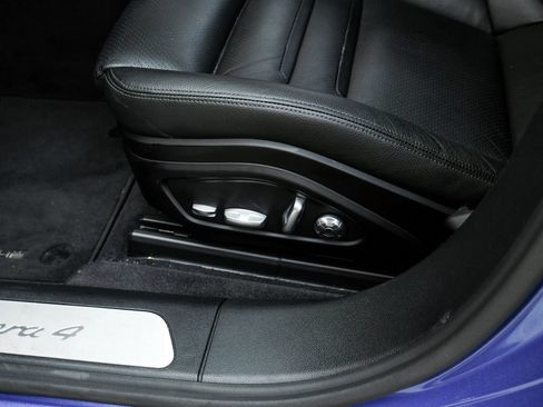 Used 2018 Porsche Panamera 4 AWD/4WD image 33