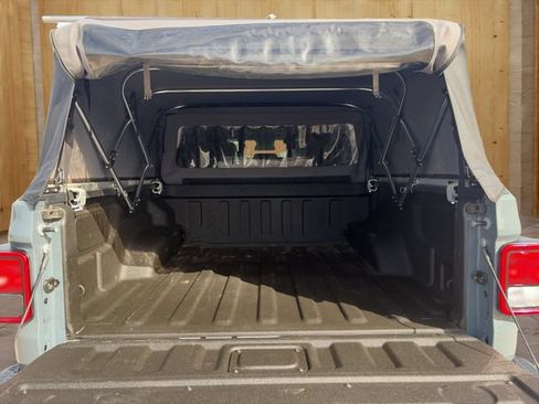 Used 2025 Jeep Gladiator Sport AWD/4WD image 22