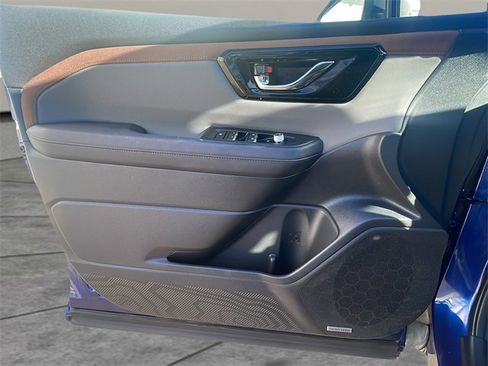 Used 2025 Subaru Forester Sport image 30