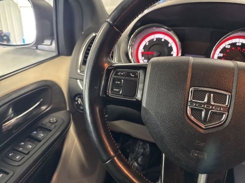 Used 2017 Dodge Grand Caravan SXT FWD image 24