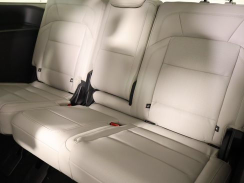 New 2026 Lincoln Navigator Premiere AWD/4WD image 13