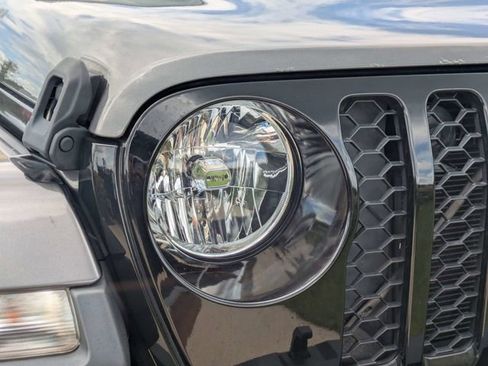 Used 2021 Jeep Gladiator Sport AWD/4WD image 12