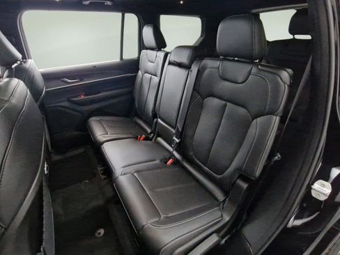 New 2025 Jeep Grand Cherokee L Limited w/ Luxury Tech Group II image 25