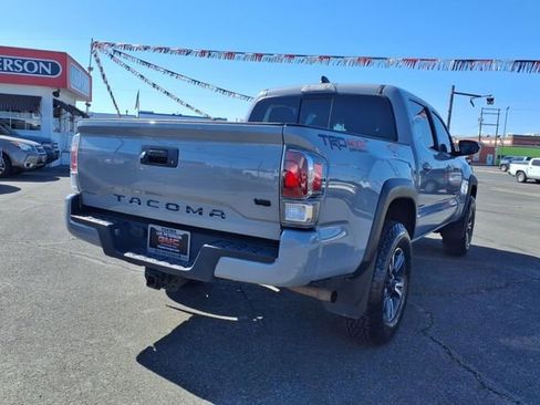 Used 2021 Toyota Tacoma TRD Off-Road image 2