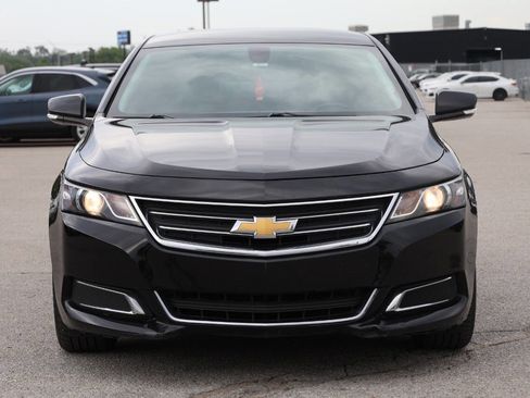 Used 2017 Chevrolet Impala LT FWD image 2