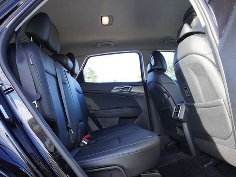 Used 2025 Kia Sportage EX image 36