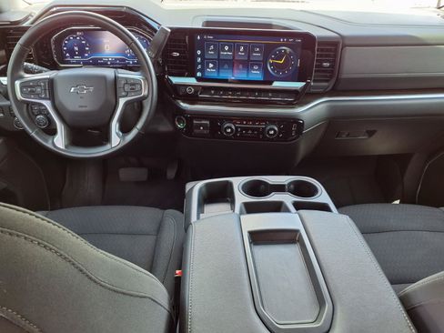 Used 2025 Chevrolet Silverado 2500 LT w/ Trail Boss Package AWD/4WD image 9