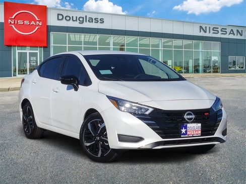 New 2025 Nissan Versa SR image 1