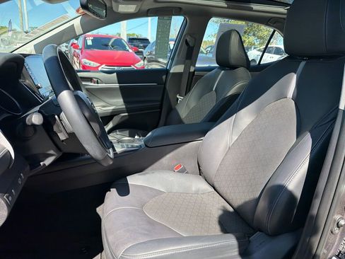 Used 2023 Toyota Camry XSE w/ Navigation Package image 17