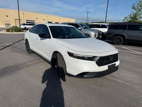 Used 2025 Honda Accord SE image 3