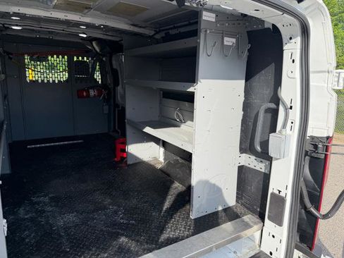 Used 2019 Ford Transit 150 130 Low Roof RWD image 27