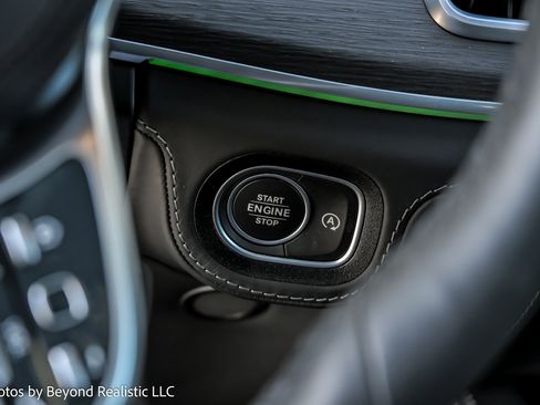 Used 2023 Mercedes-Benz Maybach GLS 600 4MATIC image 41