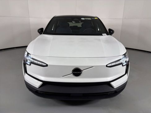 New 2026 Volvo EX30 Plus image 3