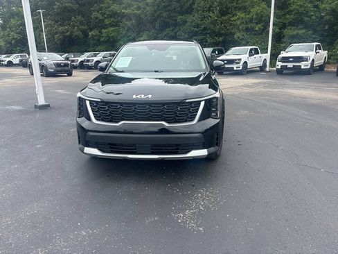 Used 2025 Kia Sorento LX FWD image 8
