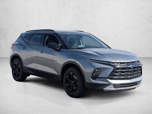 Used 2025 Chevrolet Blazer LT w/ Midnight/Sport Edition FWD image 3