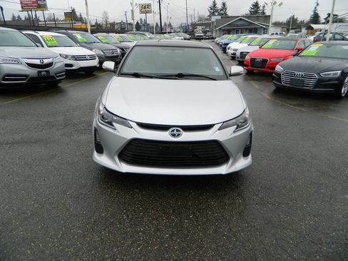 Used 2014 Scion tC image 3