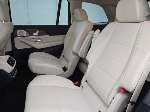 New 2026 Mercedes-Benz GLS 450 4MATIC image 15