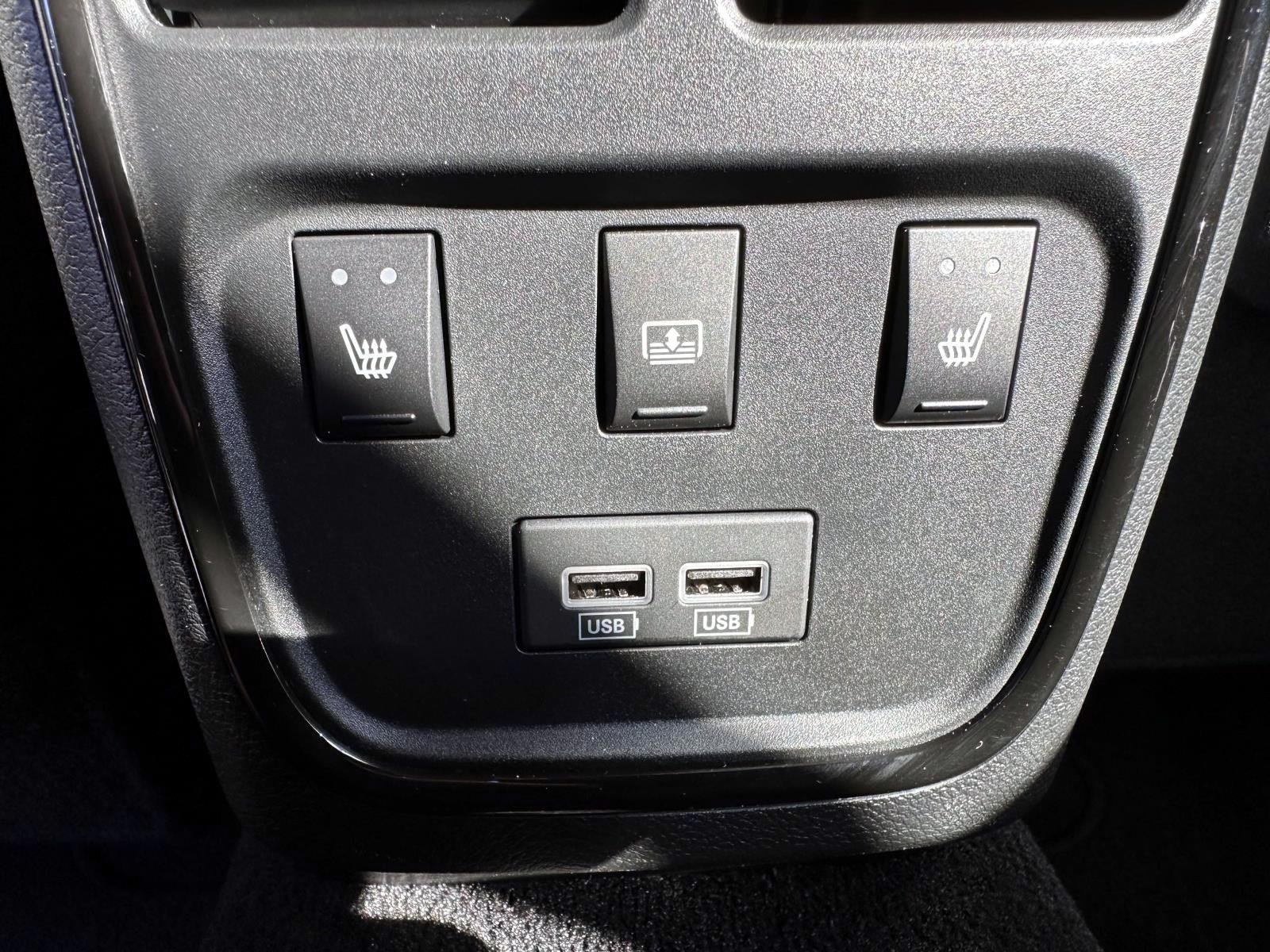 Used 2022 Chrysler 300 S w/ Comfort Group RWD image 16