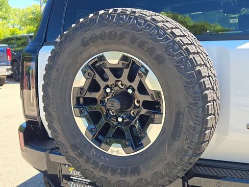 New 2025 GMC Hummer EV 2X w/ Extreme Off-Road Package image 14