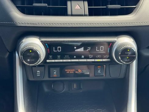 Certified 2022 Toyota RAV4 XLE w/ Convenience Package AWD/4WD image 26