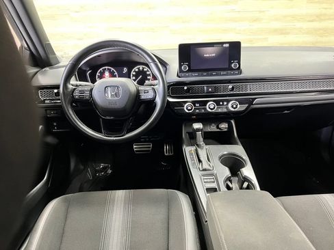 Used 2022 Honda Civic Sport image 2
