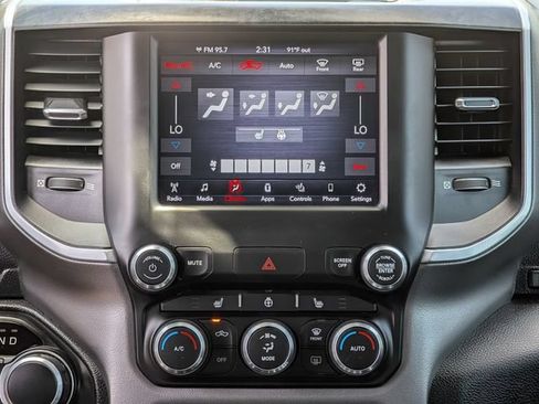 Used 2019 RAM 1500 Big Horn AWD/4WD image 16