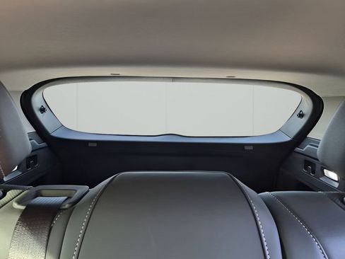 Used 2023 Buick Envision Essence image 25