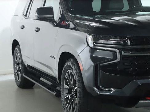 Used 2022 Chevrolet Tahoe Z71 w/ Z71 Off-Road Package AWD/4WD image 8