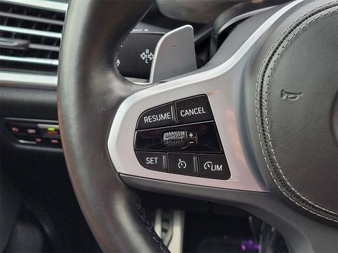 Used 2022 BMW X7 xDrive40i w/ M Sport Package image 26